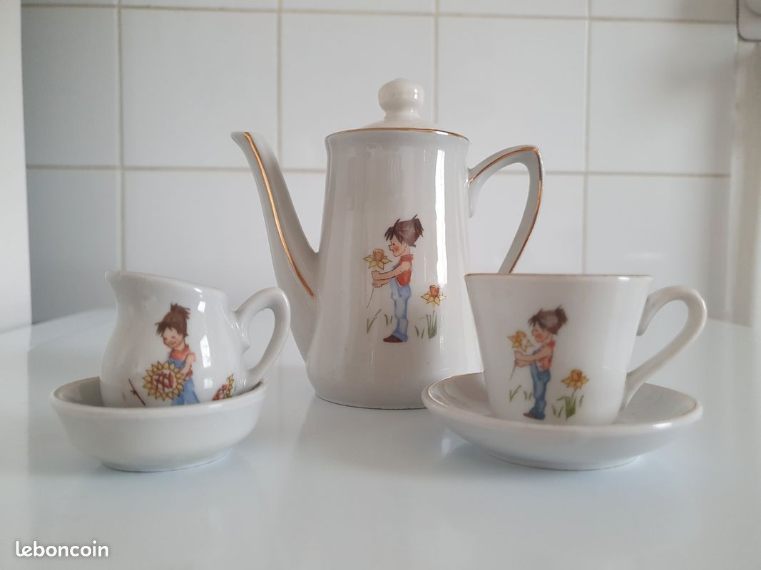 Ancienne Dinette Service à Café complet dans sa boîte d