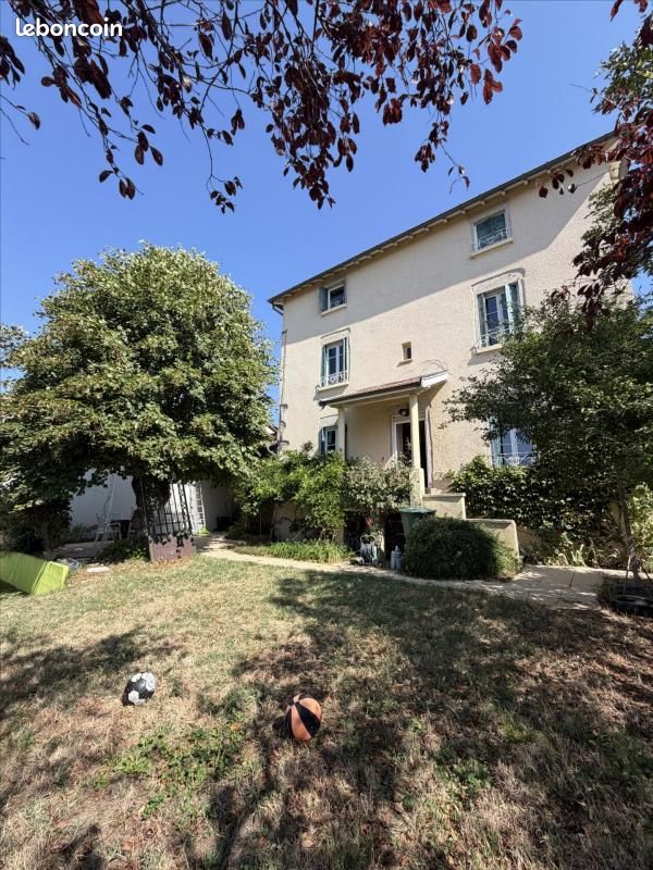 Maison 4 pièces 136 m² · à Vaugneray · 136 m² · 1 601 €/mois