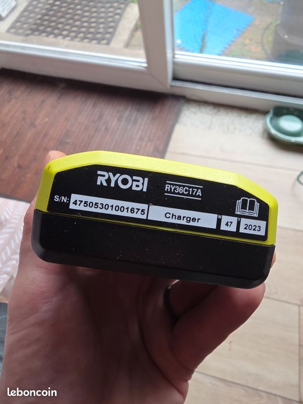 Chargeur Ryobi 36V 1.7A (image 2)