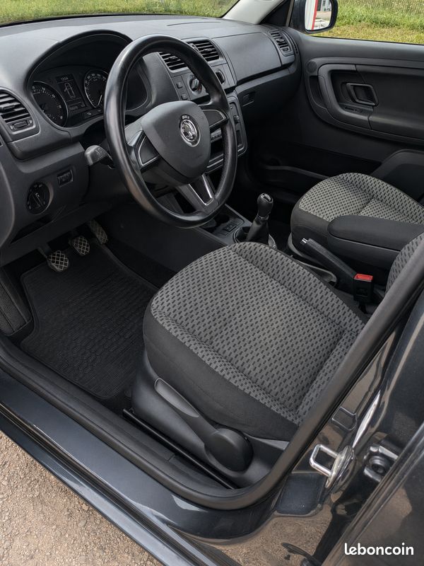 Skoda Fabia 2 1.2 12V 60ch Tour de France PREMIERE MAIN (image 4)