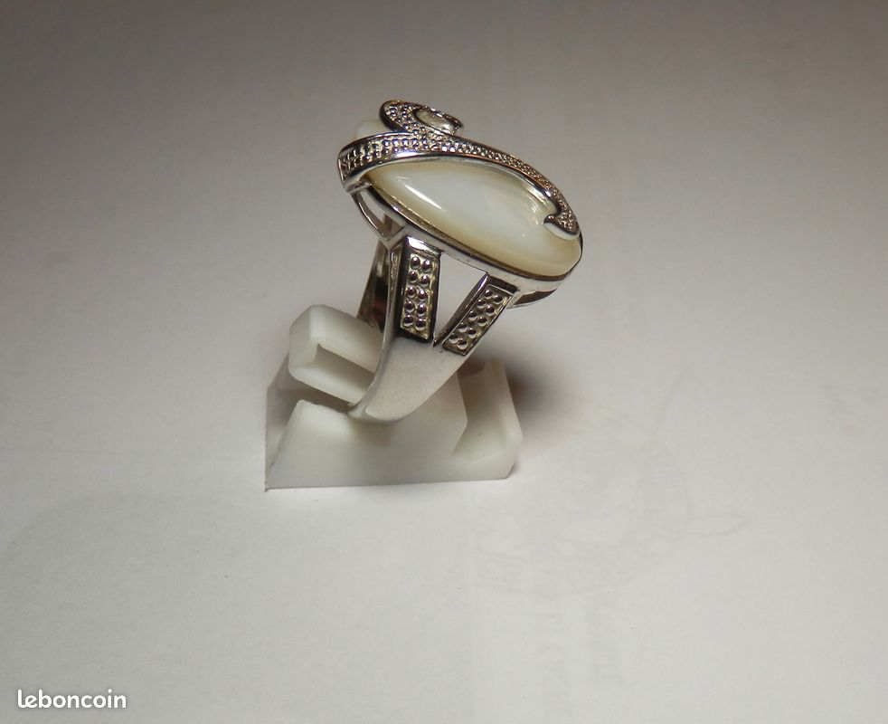 Bague Ancienne En Argent Massif Poinçonné Avec Nacre - Taille 59, 14.2g, Occasion, Style Vintage