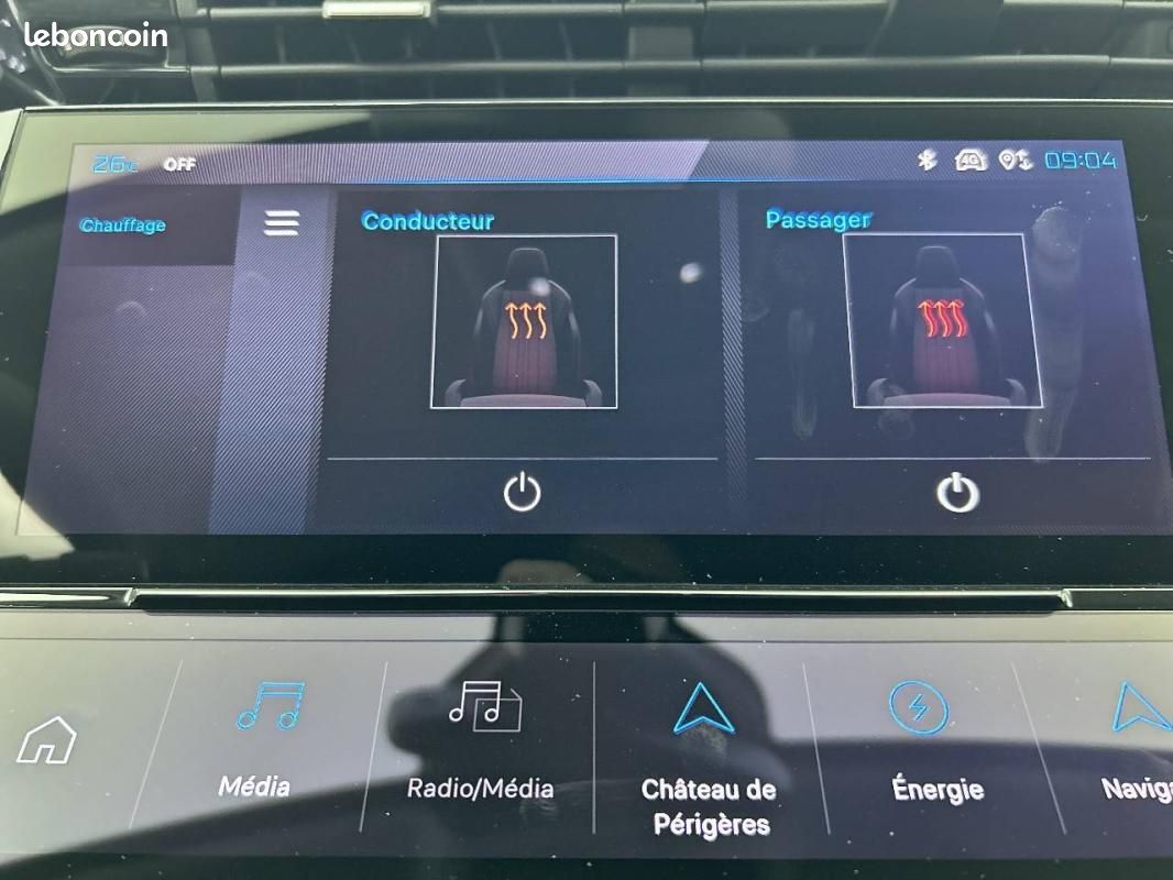 Peugeot 408 PHEV 225 e-EAT8 - Allure Pack (image 24)