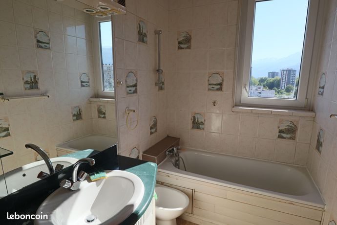Appartement Traversant 64 m² au 7e Étage – Vues Panoramiques Massifs, Terrasse & Parking Privatif + cave — 10