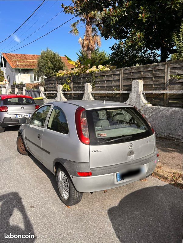 Opel Corsa Essence 3 portes (image 2)