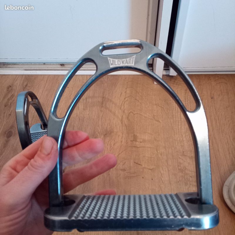 Jinn Aluminium Étriers Équitation Léger 8 Couleurs Neuf avec