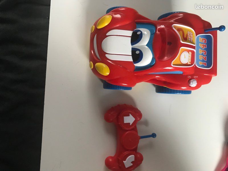 Voiture télécommandée (image 2)