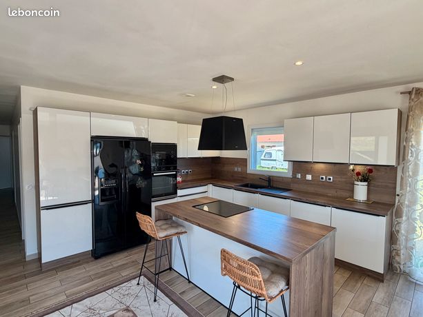 Maison de plain-pied 103 m2 sur 985 m2 de terrain