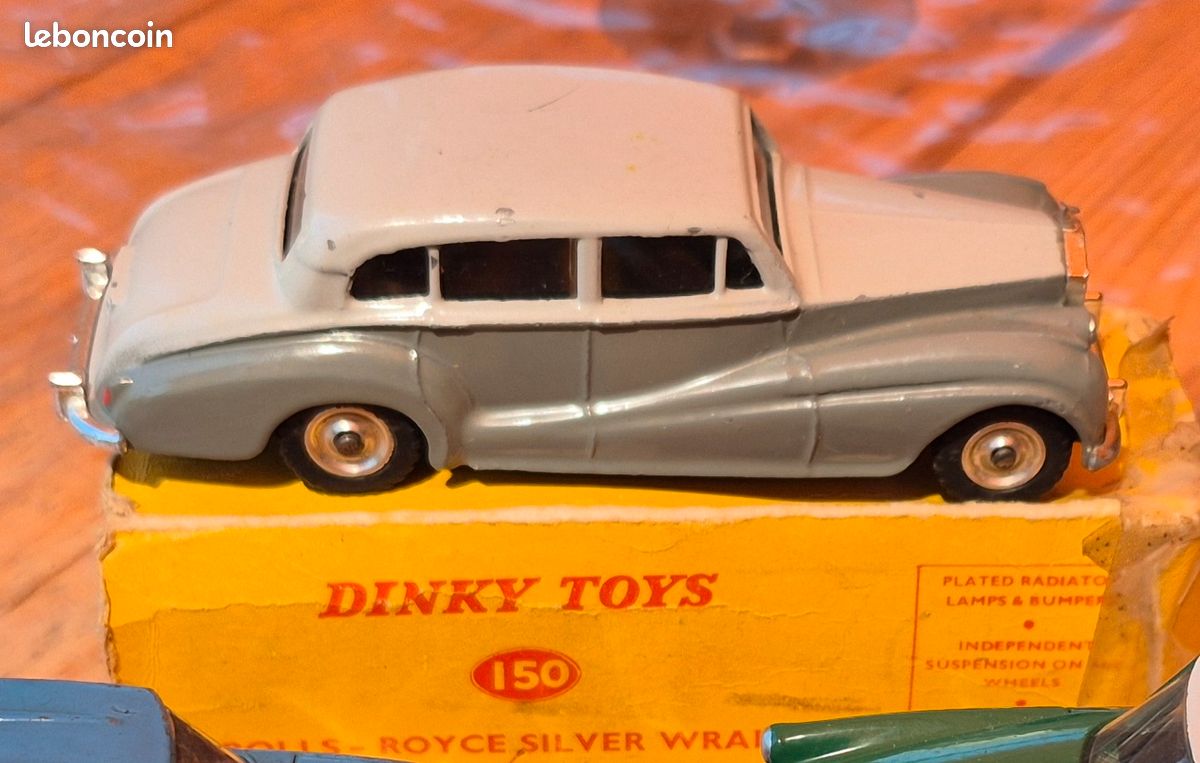 vintage dinky toys #150 Rolls Royce Silver Wraith w/windows 1950's boxed