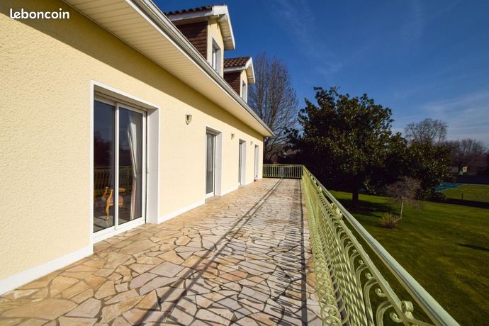 Villa 6 pièces 180 m²