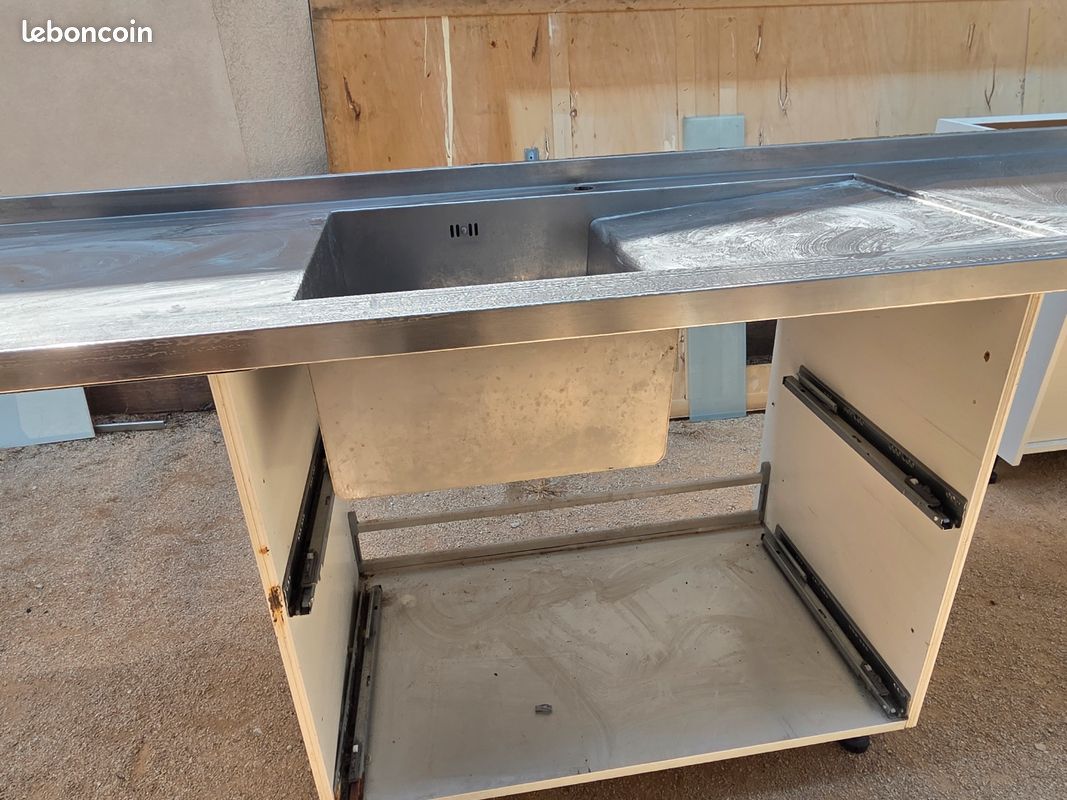 Plan de travail inox avec grand évier intégré – 214 x 60 cm – bon état (image 2)