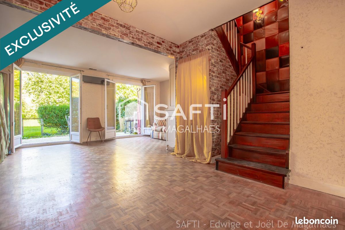 Maison 5 pièces 115 m² · à Le Mesnil-Saint-Denis · 115 m² · 295 000 €