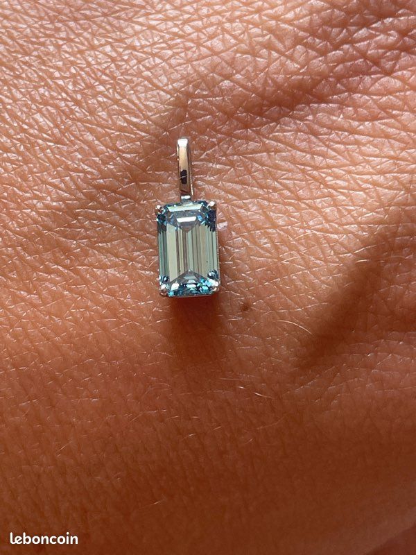Pendentif or blanc diamant bleu (image 1)