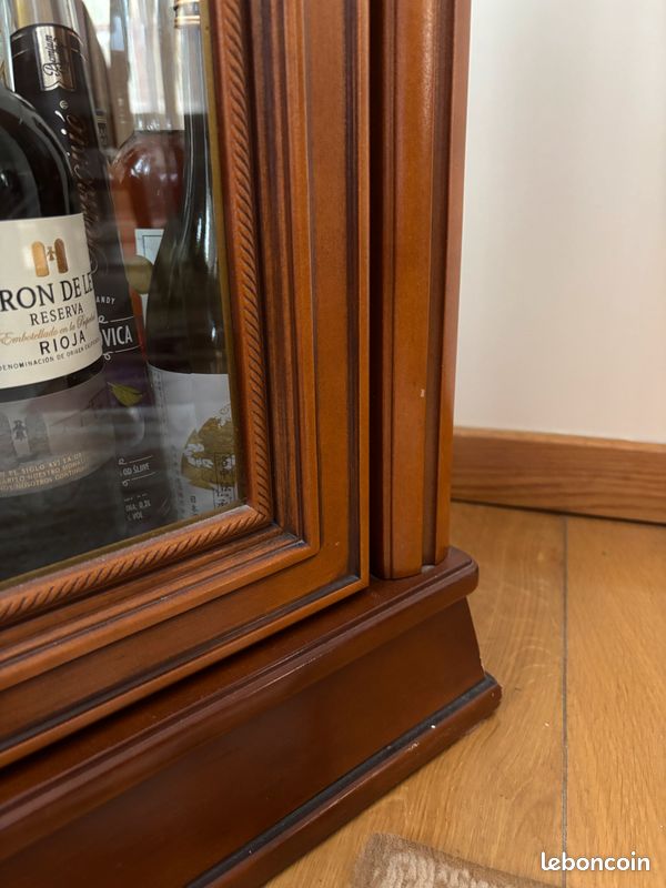 Vitrine en bois avec éclairage - Style classique (image 4)