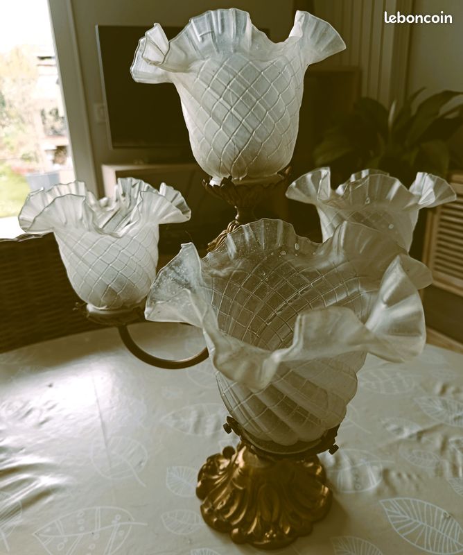 Lustre 4 tulipes . Epoque art nouveau. Parfait état (image 4)
