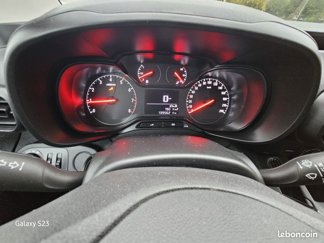 Opel Combo Cargo 1.5 CDTI 100cv Standard Pack Clim 2020 1ère Main (image 12)
