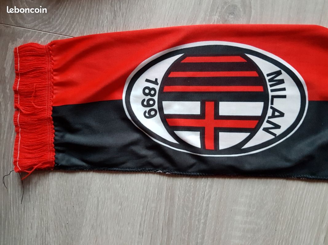 Écharpe De Supporter AC Milan - FOULARD DE FOOTBALL