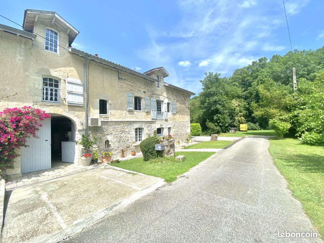 Maison 8 pièces 293 m² · à Bidache · 293 m² · 721 000 €