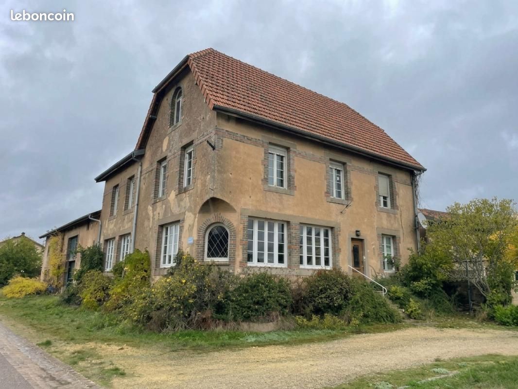 Maison 7 pièces 157 m² · à Herméville-en-Woëvre · 157 m² · 87 000 €