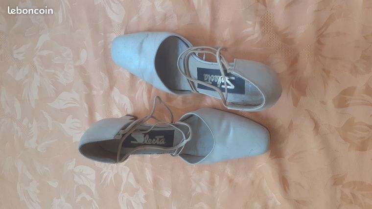 Vend chaussures pour femmes