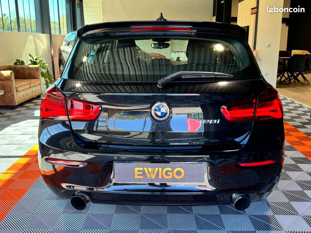 BMW SERIE 1 120I DKG 177 CH PHASE II - URBAN CHIC - VOLANT SPORT - JA 18 - FEUX TEINTÉS - ECHAPPEMENT SPORt (image 23)
