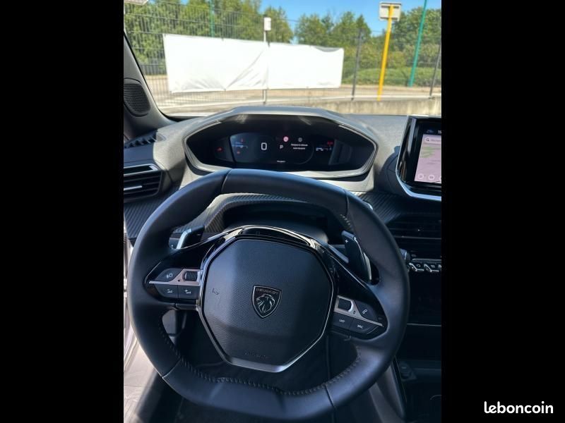 Peugeot 2008 1.5 BlueHDi 130ch S&S Allure EAT8 (image 17)
