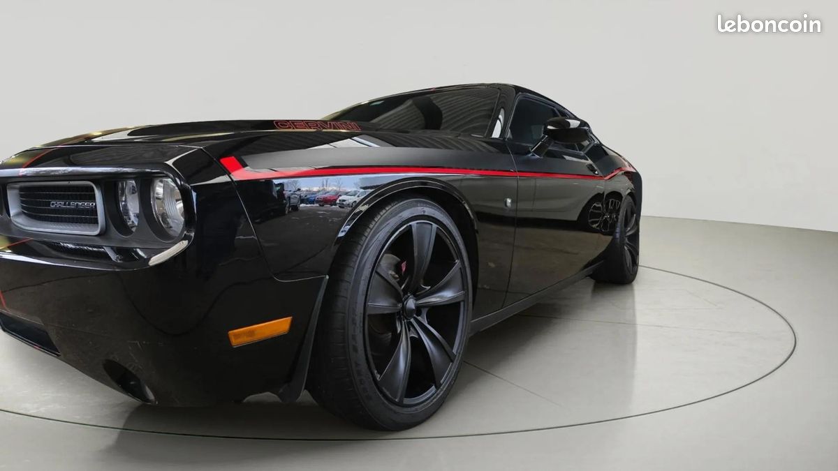 Dodge CHALLENGER 3.6 V6 * Cervini * Boîte Automatique * Cuir * CarPlay * Android Auto * Jantes 20" (image 3)