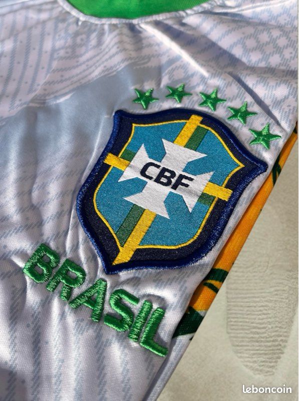 Maillot Brésil/ Brazil Concept « oiseaux jaune » 2024