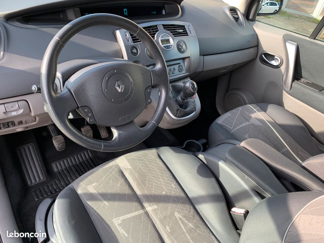 Renault scenic 1.5 dci 105 bt6 confort dynamique état rare (image 7)