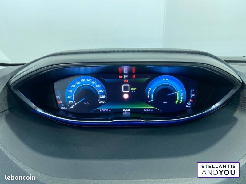 Peugeot 3008 Hybrid 225 e-EAT8 Roadtrip (image 21)
