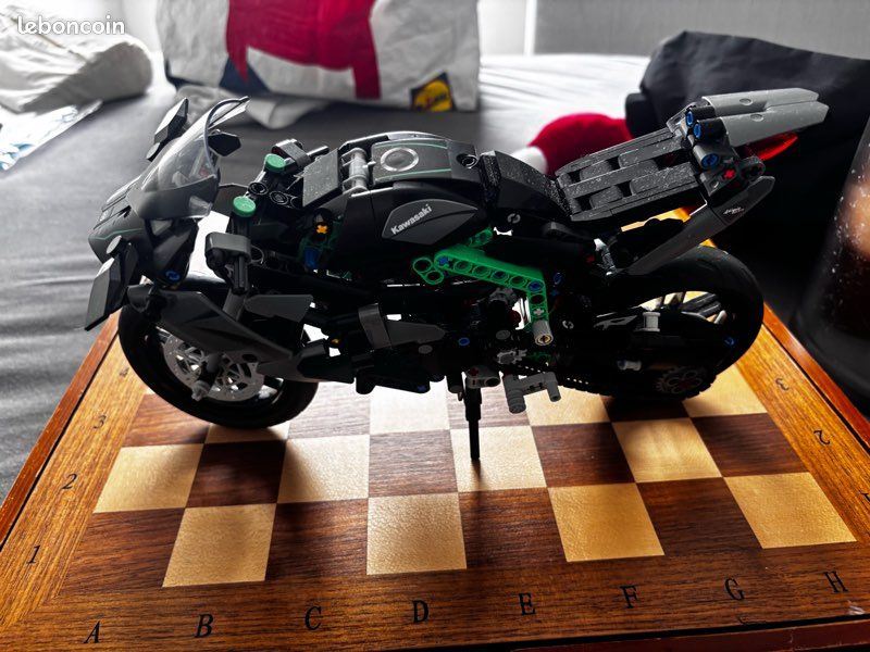 Lego technique moto Kawasaki (image 2)