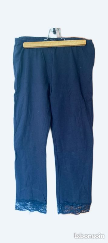 Legging court bleu marine avec dentelles T34/36 Vêtements