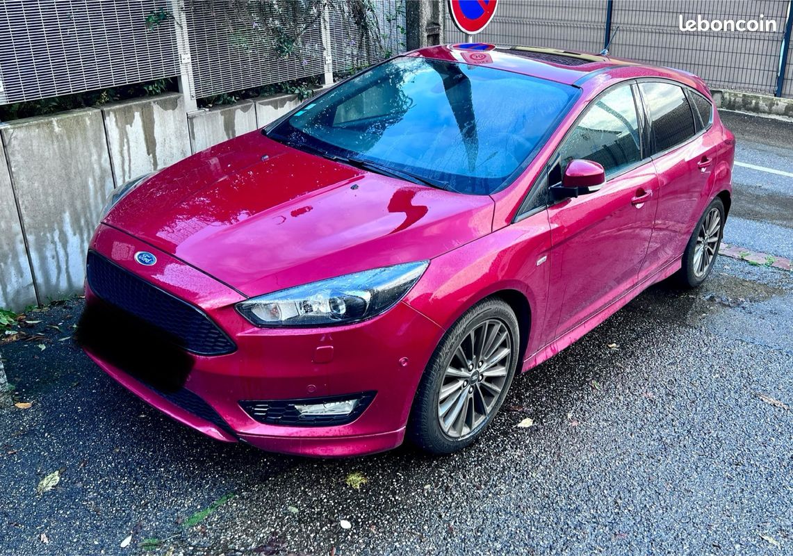 Ford Focus 1.5 EcoBoost 150ch ST Line Voitures