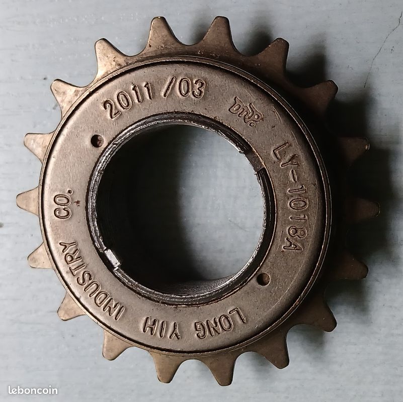 ANCIENNE ROUE LIBRE ELVA avec réservoir d'huile - 18 dents - pour ancien vélo EUR 15,99 - FR