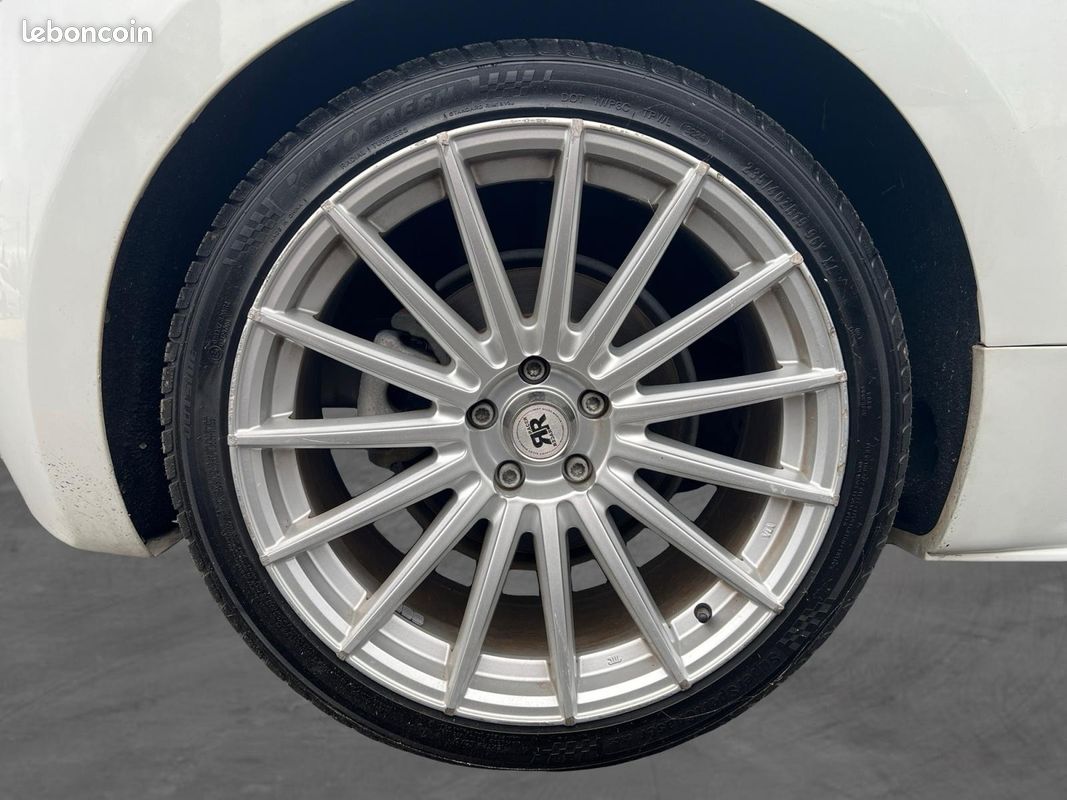 PEUGEOT RCZ 2.0 HDi FAP 160ch Magnetic Garantie 12 mois (image 15)