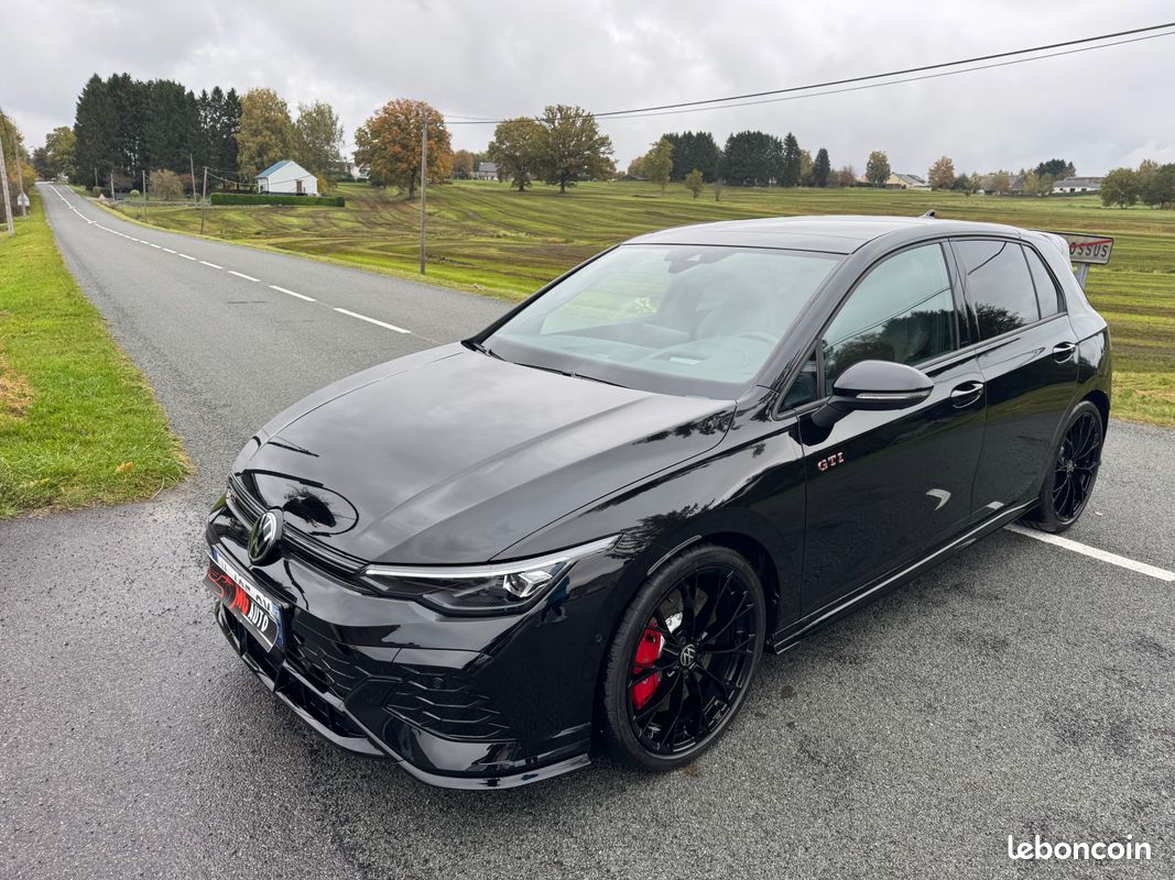 Volkswagen golf 8 gti clubsport face lift gti performance akra 8350 KMS MALUS A PREVOIR 10980 area view dcc toit ouvrant etat neuf rare garantie 11 2026 (image 1)