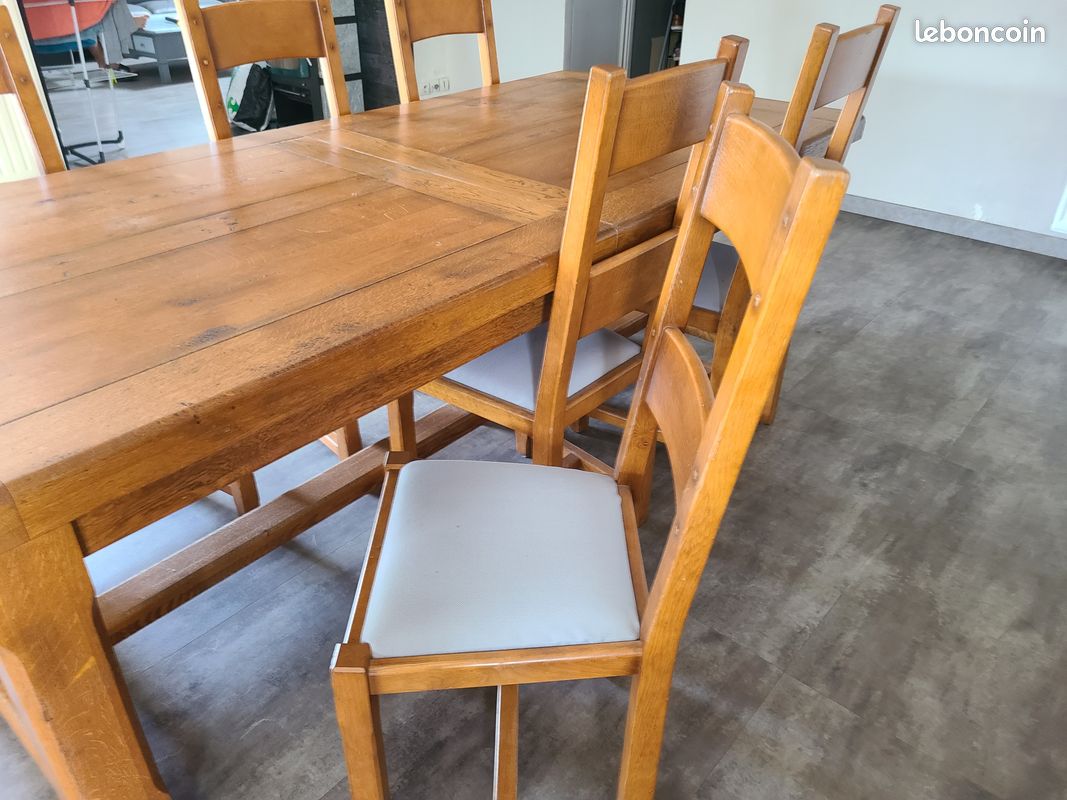 Table et chaises et salle à manger disponible jusque début septembre (image 2)