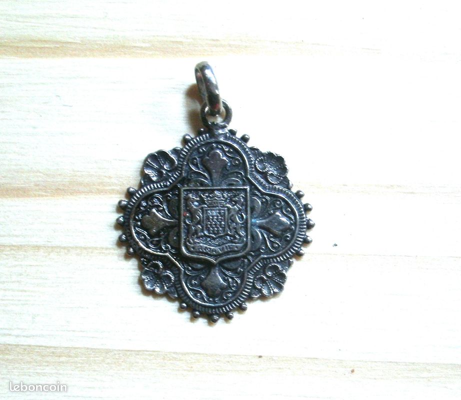 Ancienne médaille en acier - Blason et hermine - Bretagne - Diamètre 3 cm (image 1)