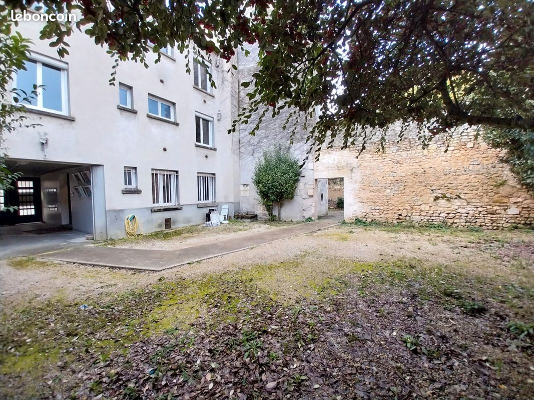 Local commercial 14 pièces 240 m² · à Poitiers · 240 m² · 420 000 €