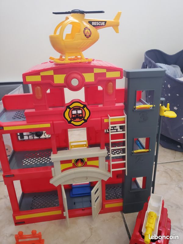 Caserne de pompiers big steps (image 3)
