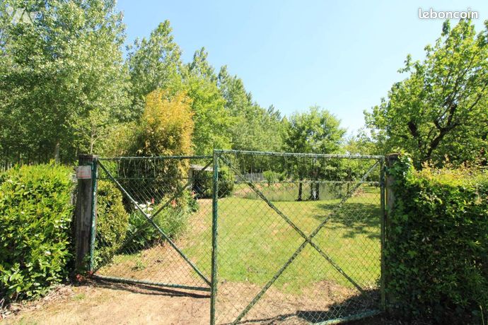 Terrain 1900 m² CHIRE EN MONTREUIL