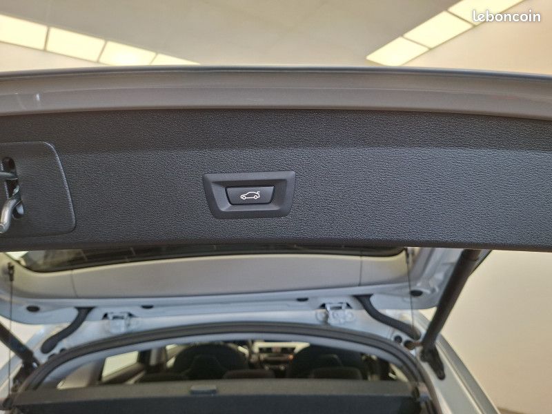 Bmw X1 (F48) Xdrive 2.0 i turbo 192 ch XLine 4x4 / GPS / Caméra / Régulateur / Radar / 1ère m (image 26)