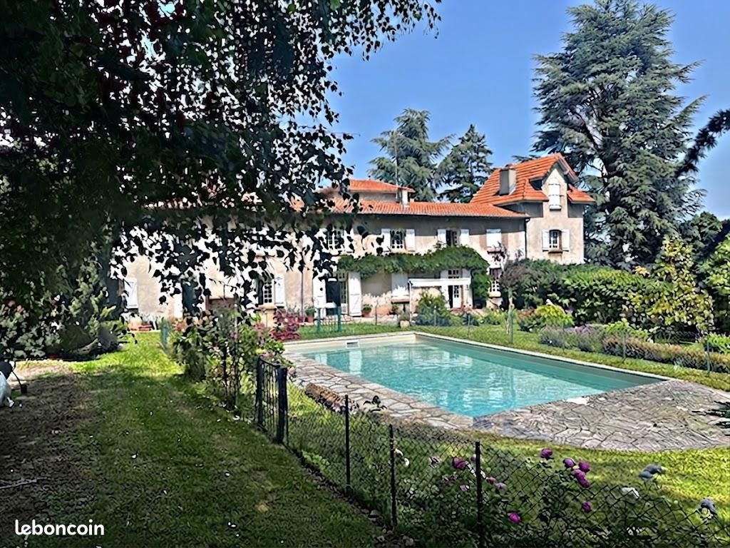 Maison 13 pièces 308 m² · à Saint-Héand · 308 m² · 494 000 €