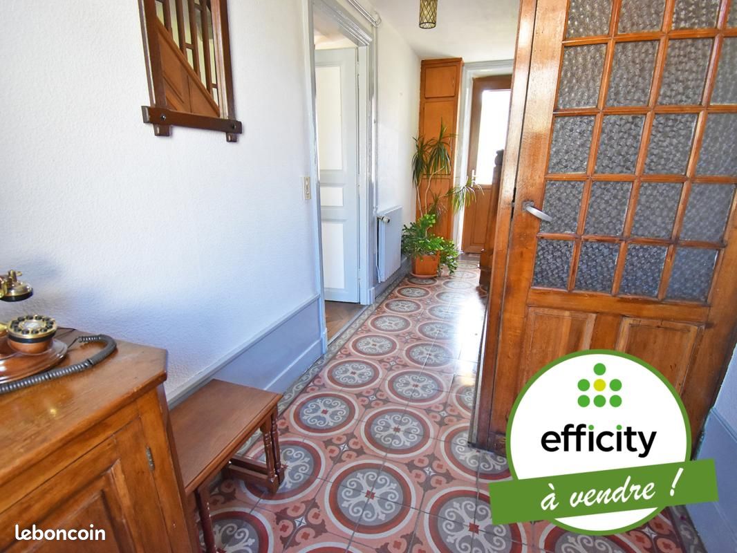 Maison 6 pièces 159 m² · à Chazelles-sur-Lyon · 159 m² · 229 000 €