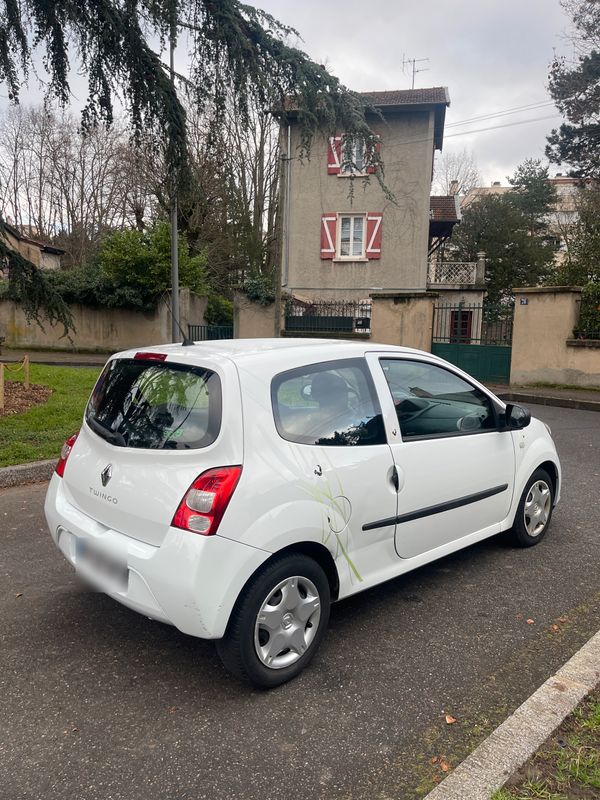 Location Renault Twingo 2 à Paris 75013