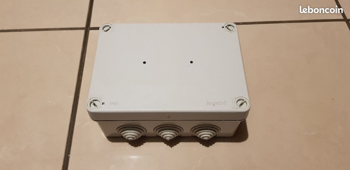Boitier Legrand IP55 (image 1)