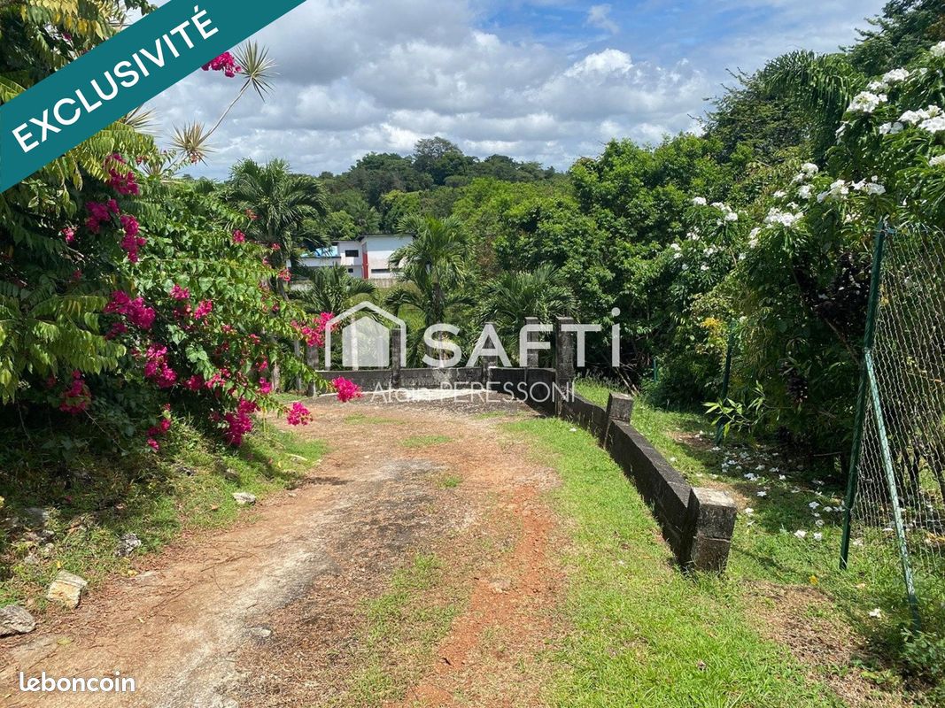 Terrain 4633 m² · à Matoury · 4 633 m² · 420 000 €