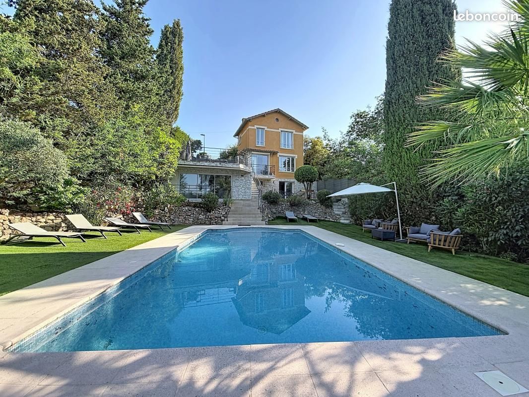 Maison 4 pièces 100 m² · à Mandelieu-la-Napoule · 100 m² · 1 050 000 €