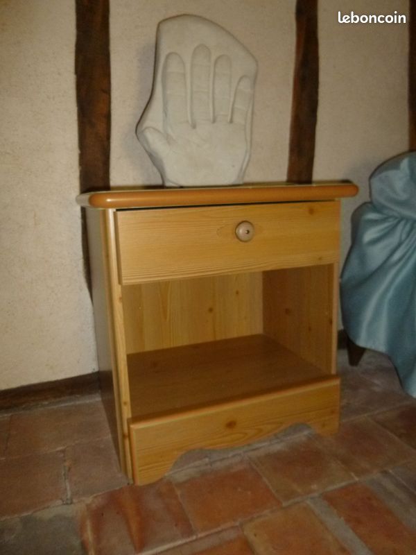 Table de chevet (image 1)