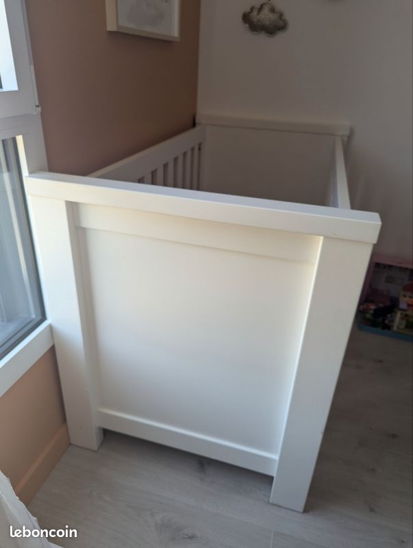 Lit à barreaux bébé en bois blanc (image 3)