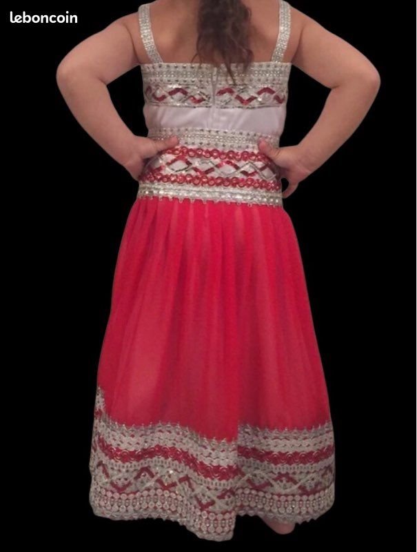 Robe kabyle blanche, rouge et argentée avec fouta Vêtements